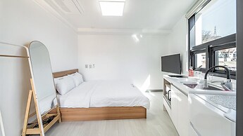 Yeosu Nangmanstay Pension