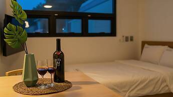Yeosu Nangmanstay Pension
