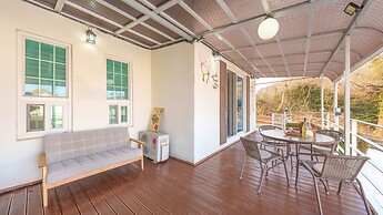Yeosu Dulggot Pension