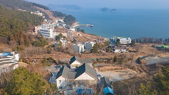 Yeosu Dulggot Pension