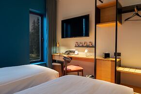 Mah Hotel