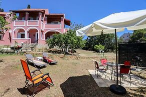 Alice & Teo Houses