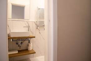 AD Suites Tritone
