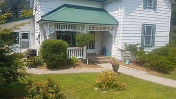Driftwood Haus