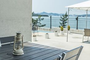 Yeosu Lastella Pension