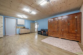 Goseong Jjun Camping Pension