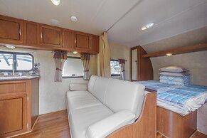 Goseong Jjun Camping Pension