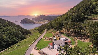 Namhae Palace1470 Pension
