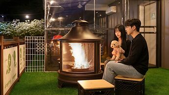 Gapyeong Dangdangi Pet Poolvilla Blue