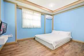 Sokcho Dderak Pension