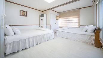 Namhae Baramundeok Pension