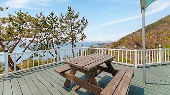 Namhae Baramundeok Pension
