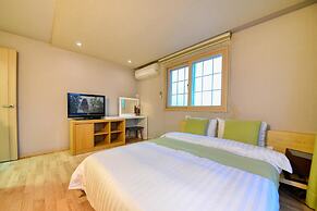 Tongyoung Mongdolhouse Pension