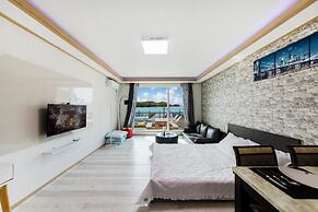 Yeosu Dolsanmaru Pension