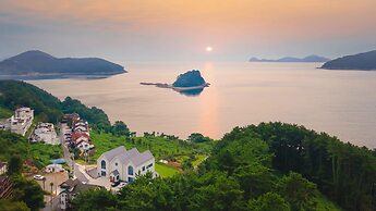 Geoje Purenneoul Pension