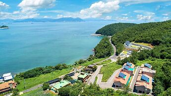 Yeosu King Pension Tel