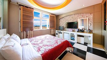 Yeosu King Pension Tel