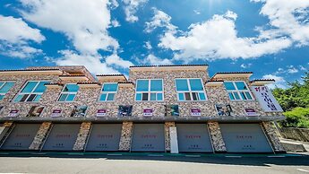 Yeosu King Pension Tel