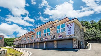 Yeosu King Pension Tel