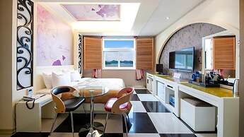 Yeosu King Pension Tel