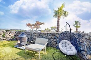 Seogwipo Dawa Pool Villa Pension