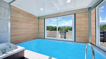 Sokcho Lasso Pool Villa Pension