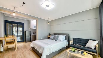 Sokcho Lasso Pool Villa Pension