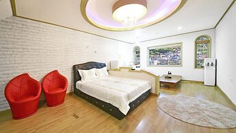 Tongyoung Macaio Pension