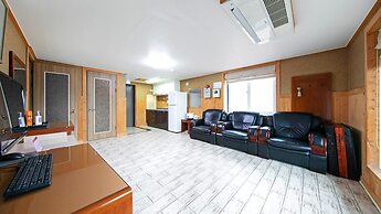 Yeosu The King Pension