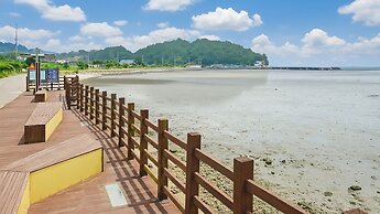 Yeosu Hwangto Pension