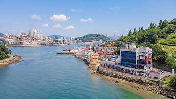 Yeosu Janggun Island Pension