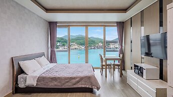 Yeosu Janggun Island Pension