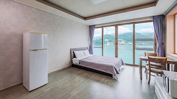 Yeosu Janggun Island Pension
