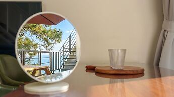 Yeosu Yegreena Spa Pension