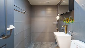 Yeosu Yegreena Spa Pension