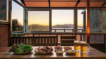 Yeosu Yegreena Spa Pension