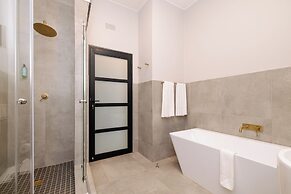 MINT Express Melrose View