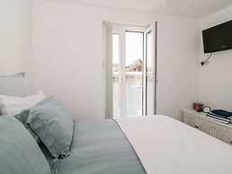 2 Beach Cottage
