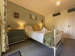 19 Honicombe Park