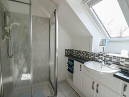 Upper Brackendale