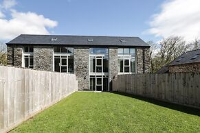 2 Pensyflog Barns