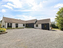 The Den, Bank Top Farm