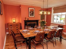 Laurel House