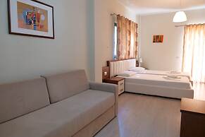 Privé City Hotel