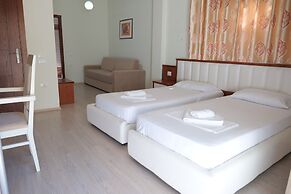 Privé City Hotel