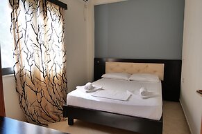 Privé City Hotel