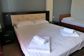 Privé City Hotel