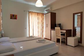 Privé City Hotel