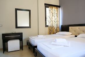 Privé City Hotel