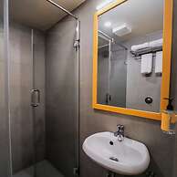 Bloom Hotel - Worli